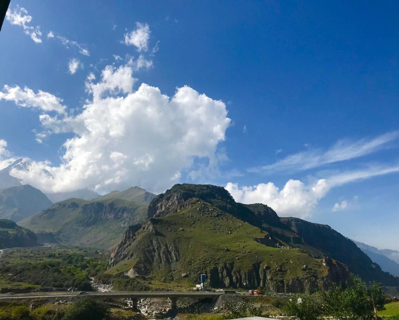 Riverside Kazbegi Екстериор снимка